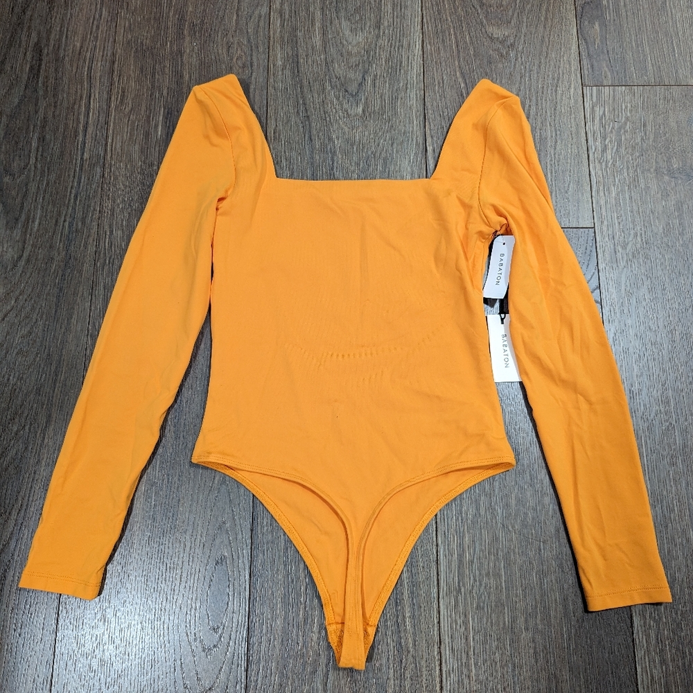BABATON | Aritizia, NWT Orange square neck, long sleeve thong bodysuit, Medium - Picture 3 of 6